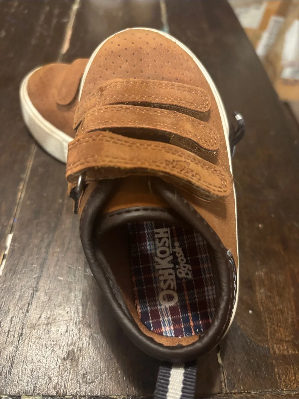 OshKosh Bgosh casual suede